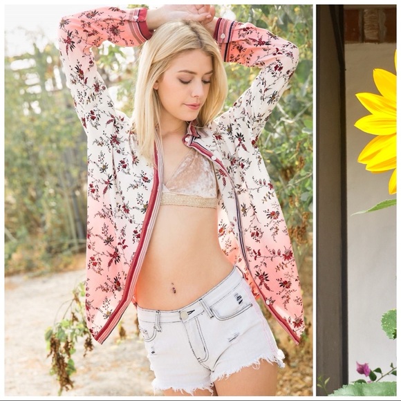 *CLEARANCE* POL Woven Ombré Button Down Top - Picture 8 of 10